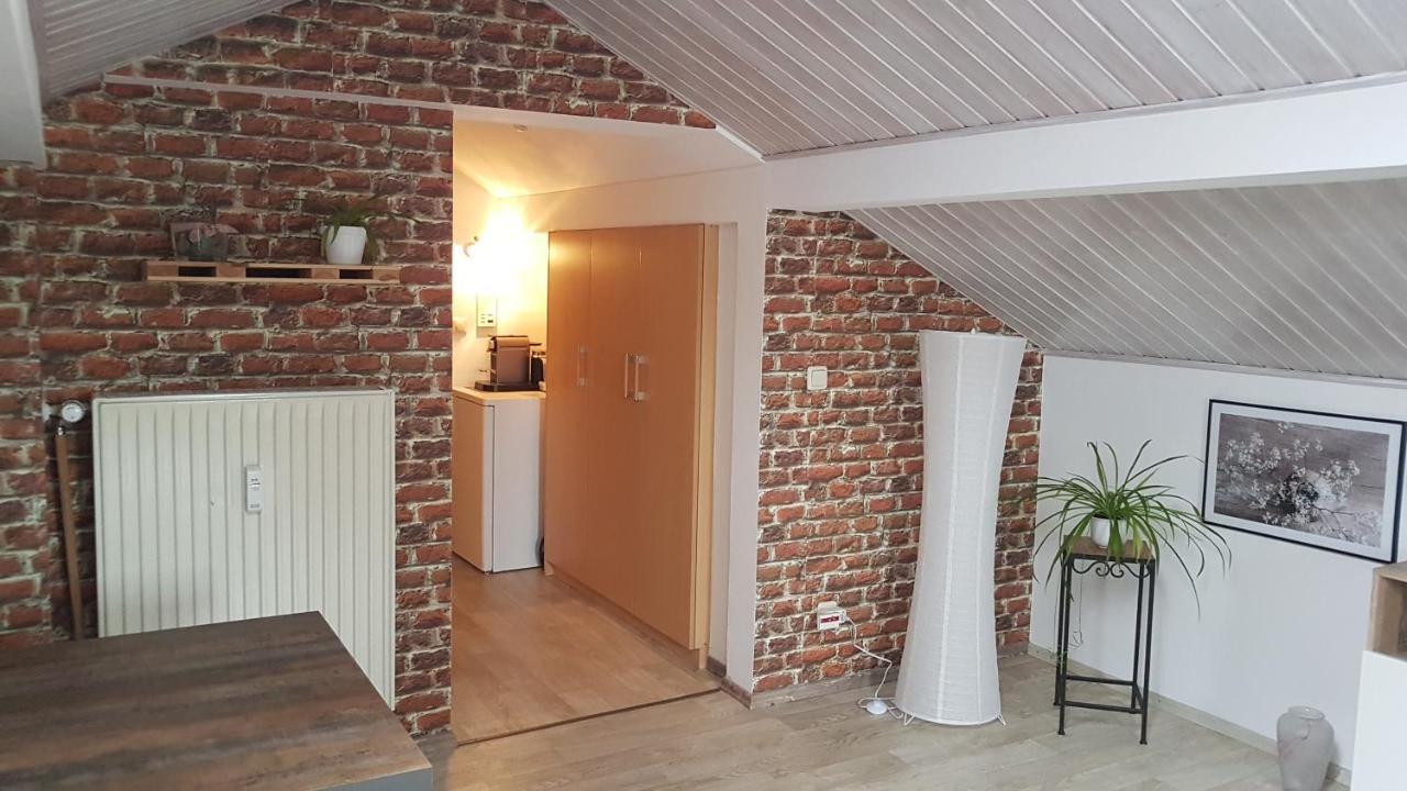 Kleine Gemuetliche Mansardenwohnung Im Suedosten Muenchens Assling Exterior photo
